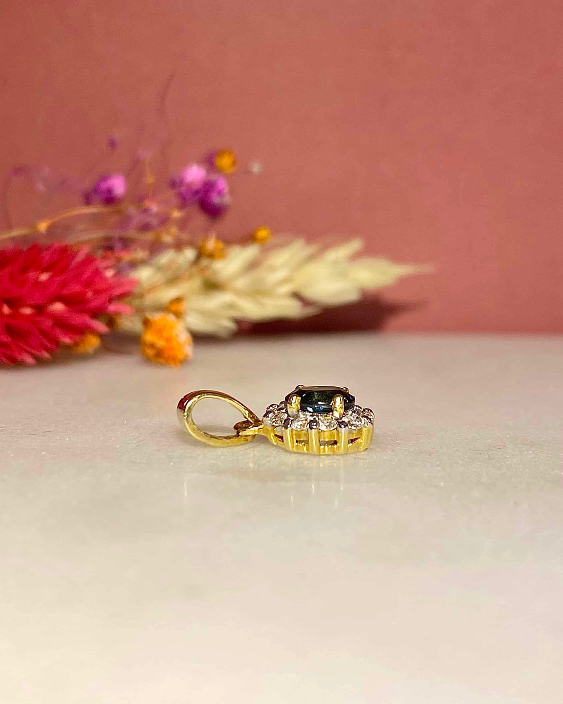 Pendentif Marguerite Saphir &amp; Diamants &quot;Liza&quot;