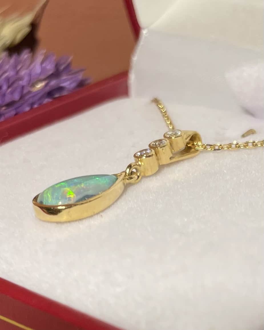 Pendentif Opale &amp; Diamants &quot;Blaire&quot;