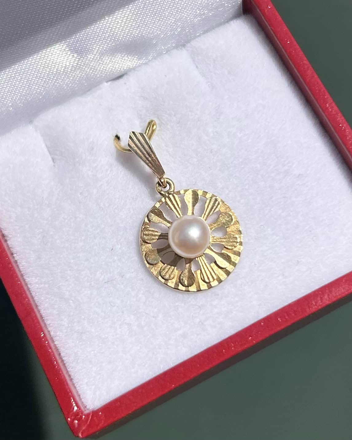 Colgante vintage de perla y oro "Mila"
