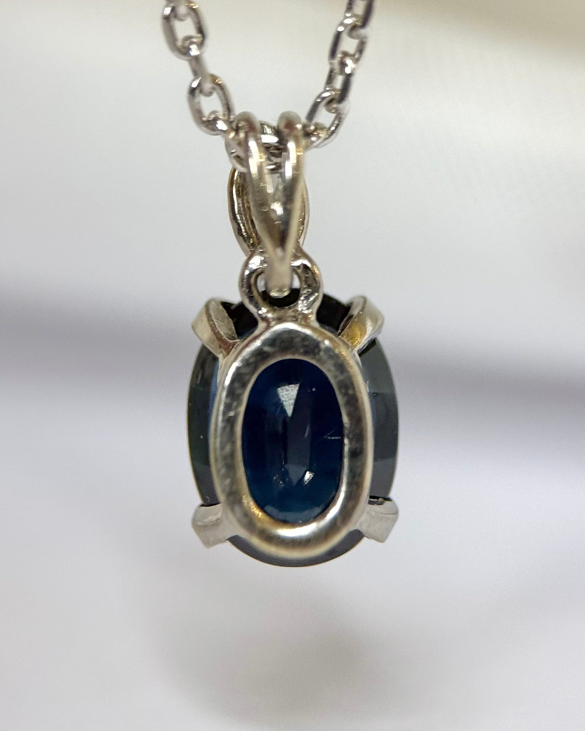 Colgante de zafiro de 1.50 quilates y diamante "Elora"