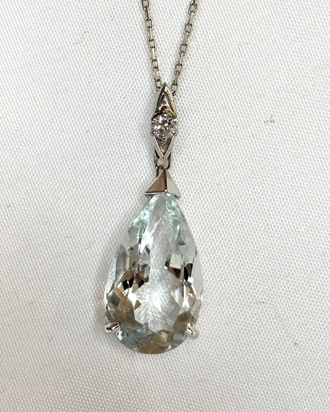 Pendentif Aigue-Marine 20 carats poire &amp; diamant &quot;Nora&quot;