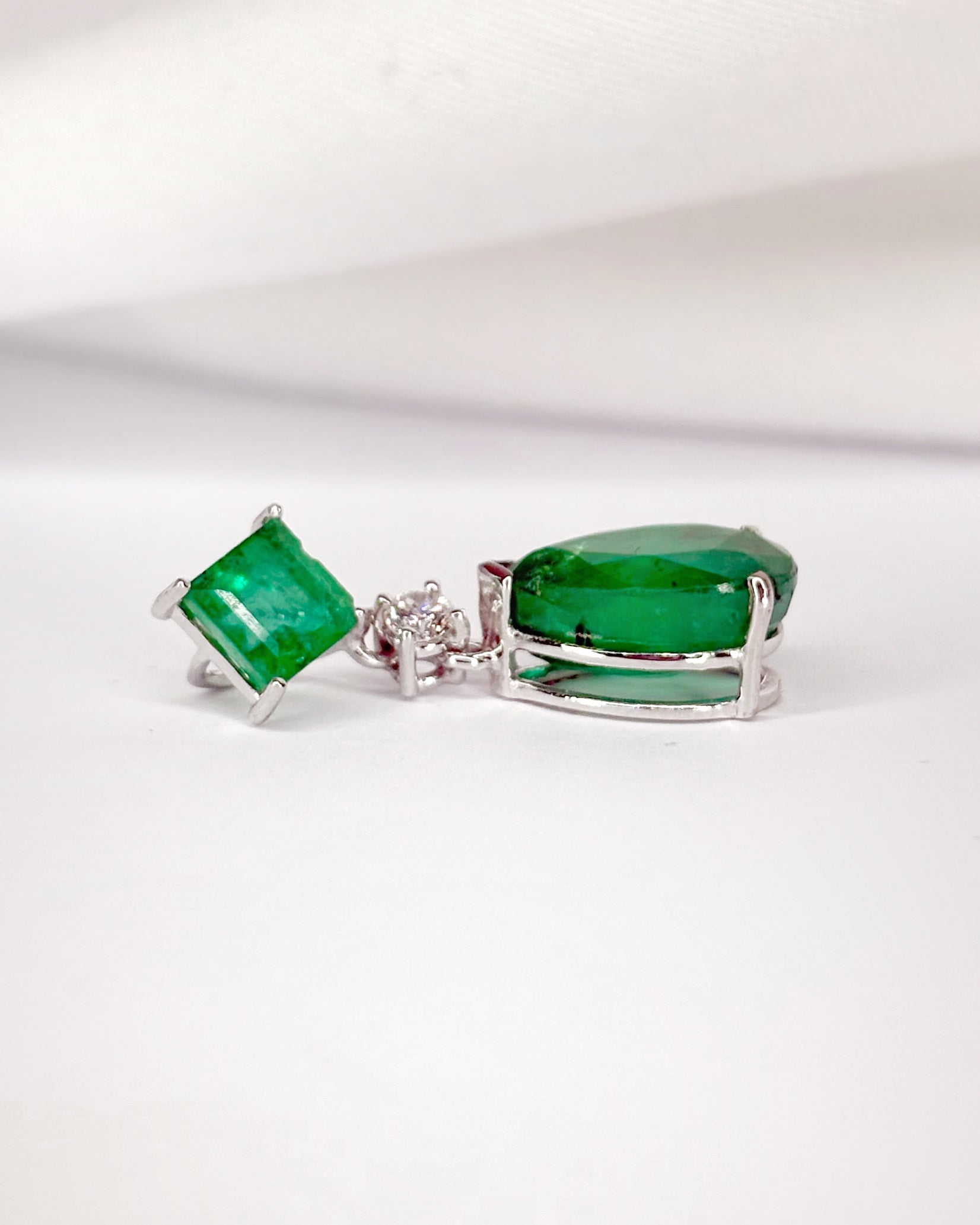 3-Carat Emerald &amp; Diamond Pendant "Joélia"