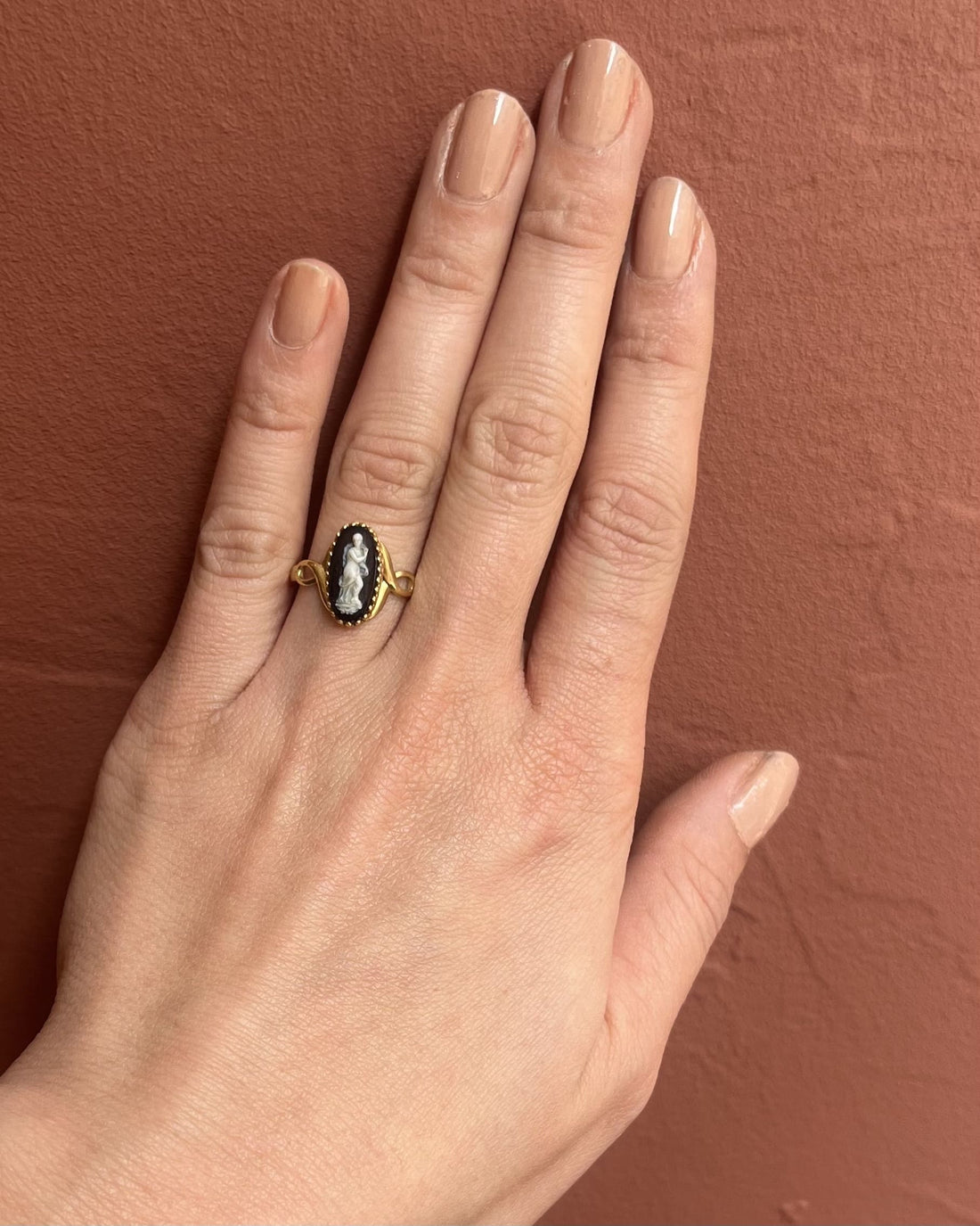 Anillo vintage de ágata con camafeo &quot;Afrodita&quot;