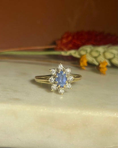 Bague Marguerite Saphir Bleu Ceylan &amp; Diamants &quot;Ariella&quot;