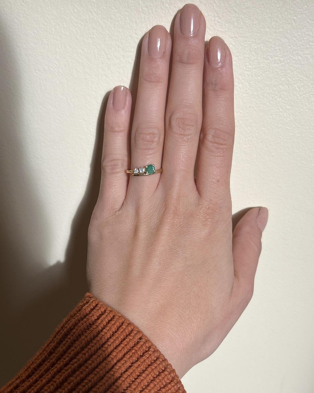 Anillo de trilogía de esmeraldas y diamantes &quot;Pelagie&quot;