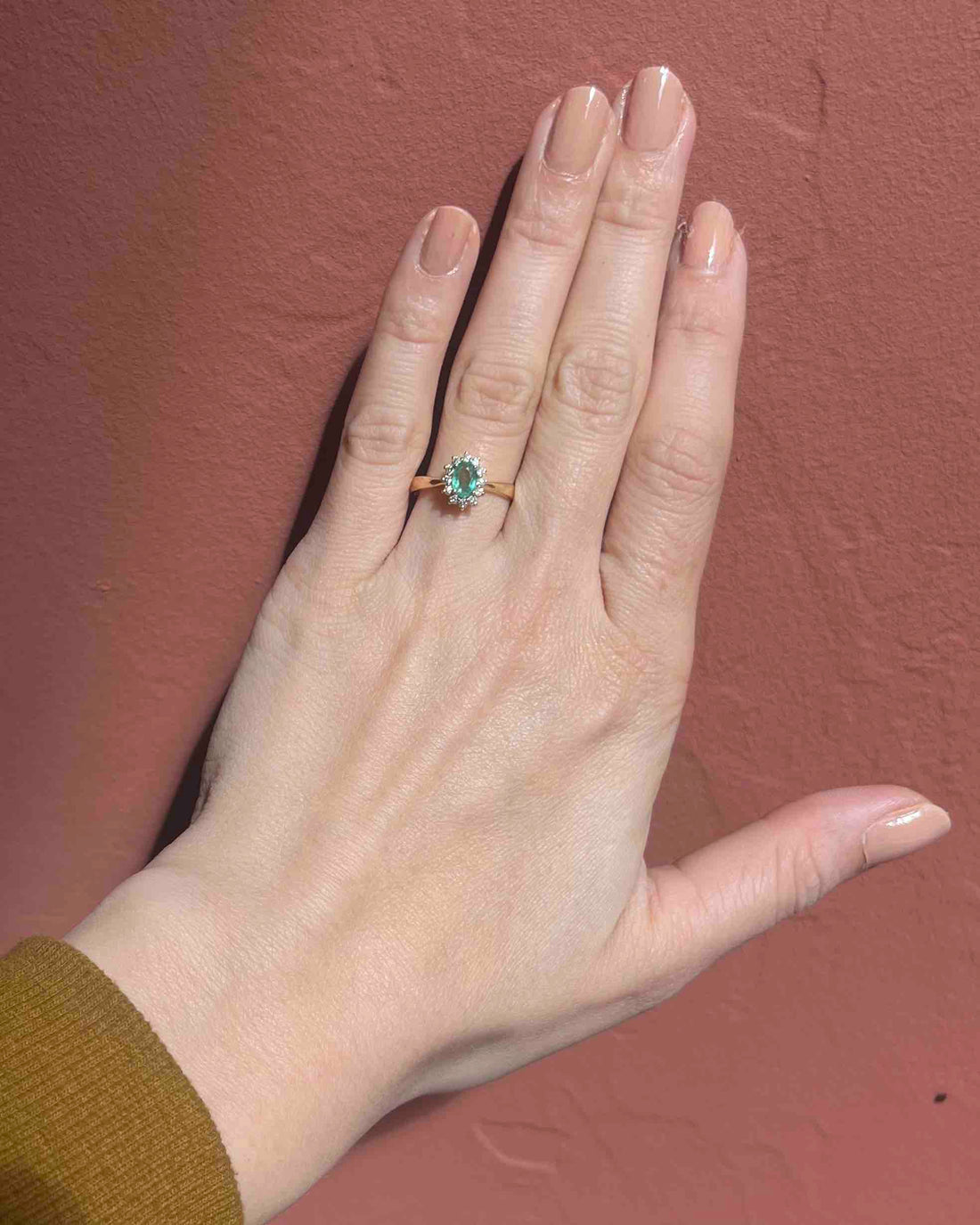 Bague Marguerite Émeraude &amp; Diamants &quot;Nouna&quot;