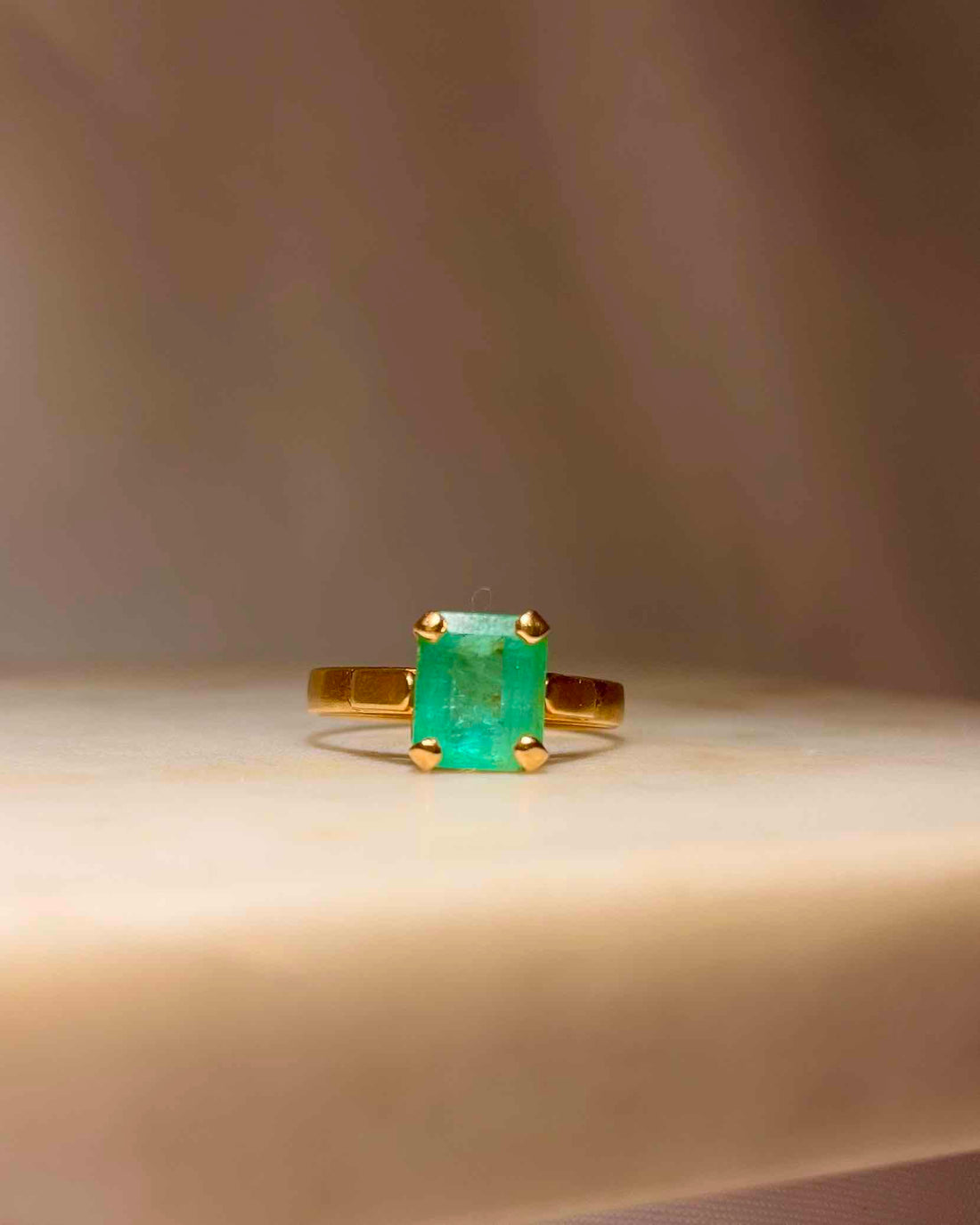 Anillo vintage de oro y esmeralda &quot;Lia&quot;