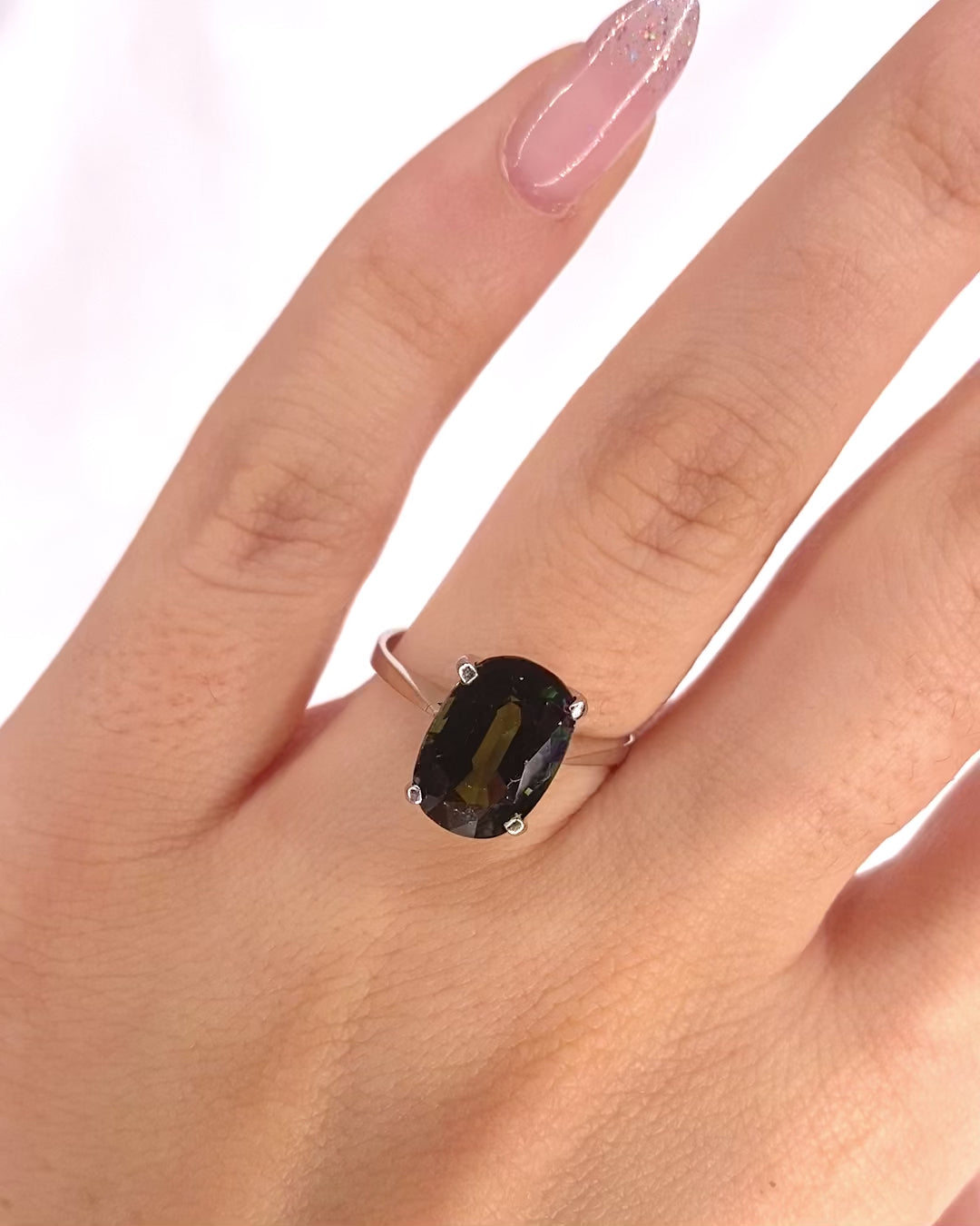 Green Sapphire Cocktail Ring 4.20 carats "Lucette"