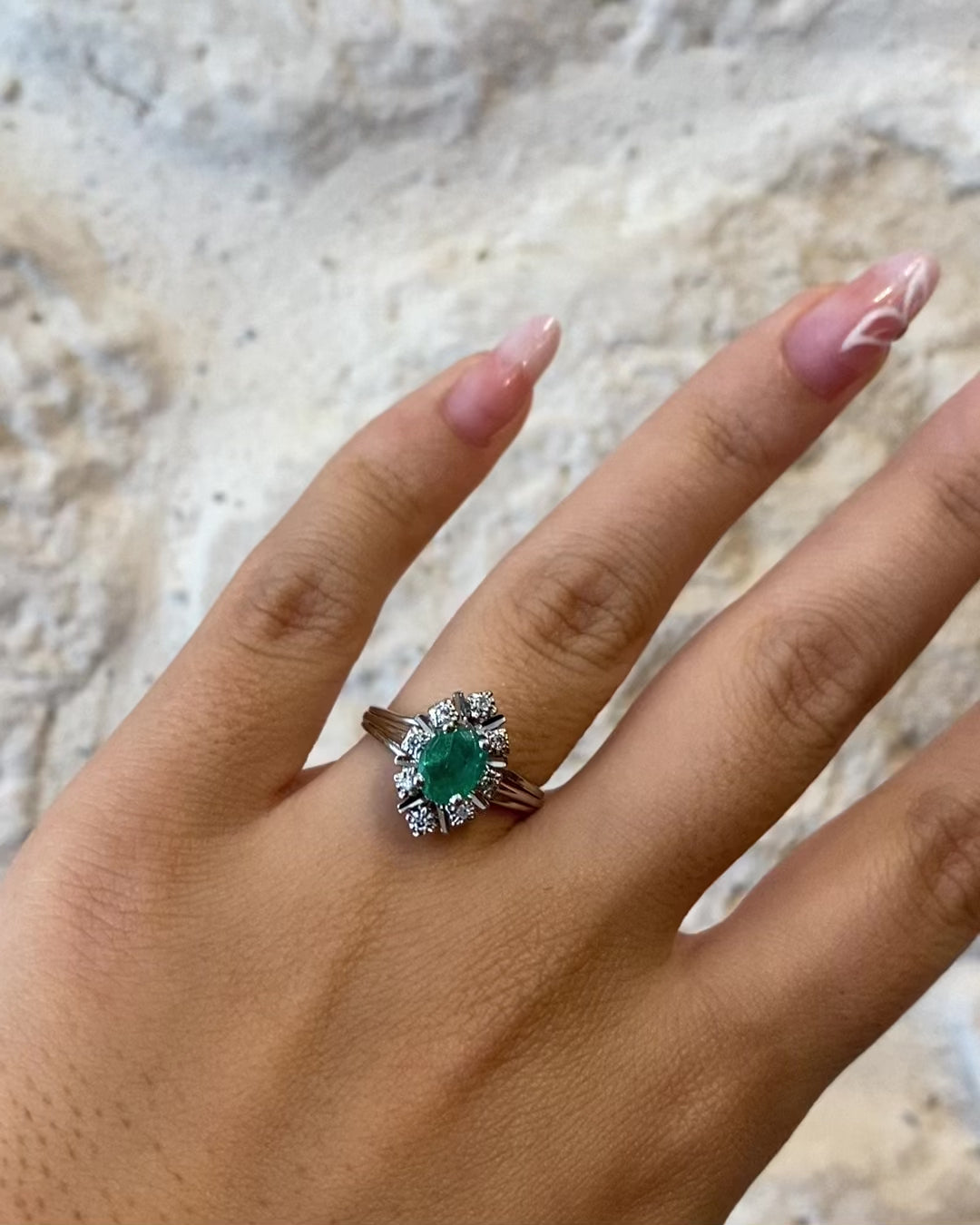Bague Marguerite Émeraude 1 carat &amp; Diamants &quot;Nada&quot;