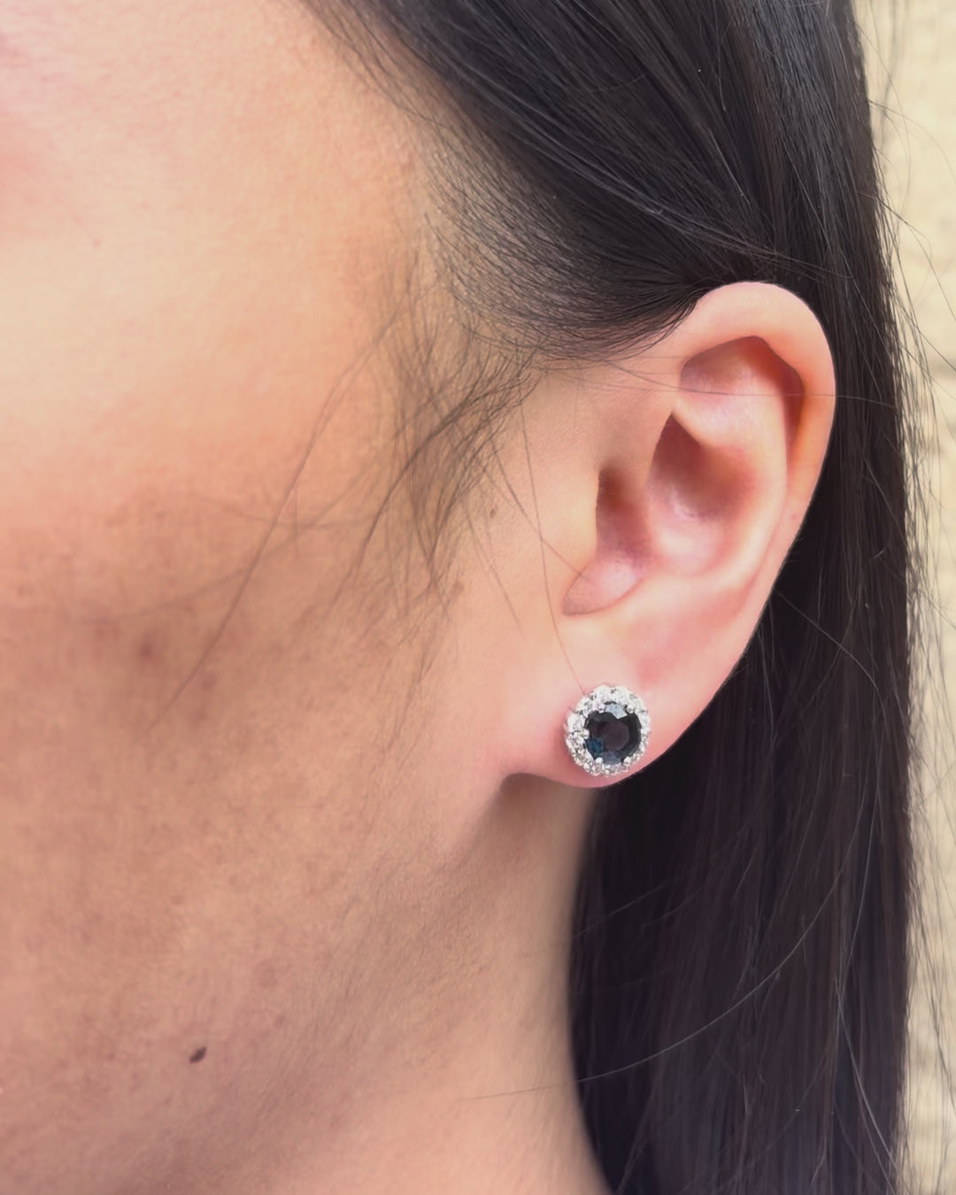 Pendientes de botón Margarita con zafiros 2.20 quilates y 24 diamantes 0.72 quilate "Cecilia"