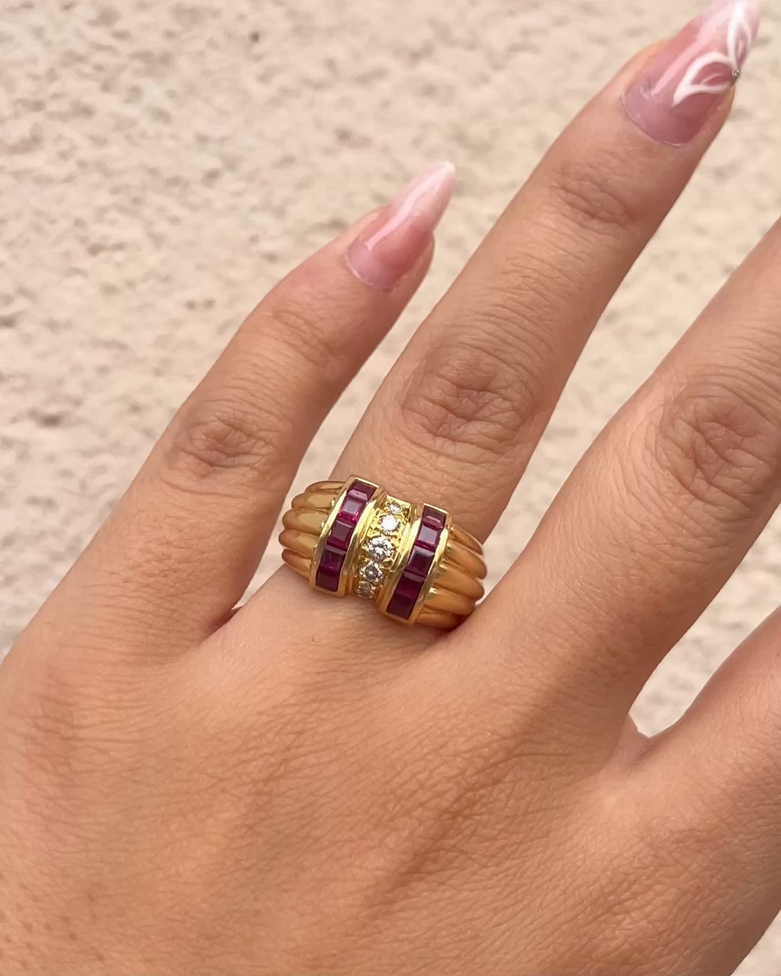 Bague Jonc Rubis, Diamants &amp; Or 7.80g &quot;Joelle&quot;