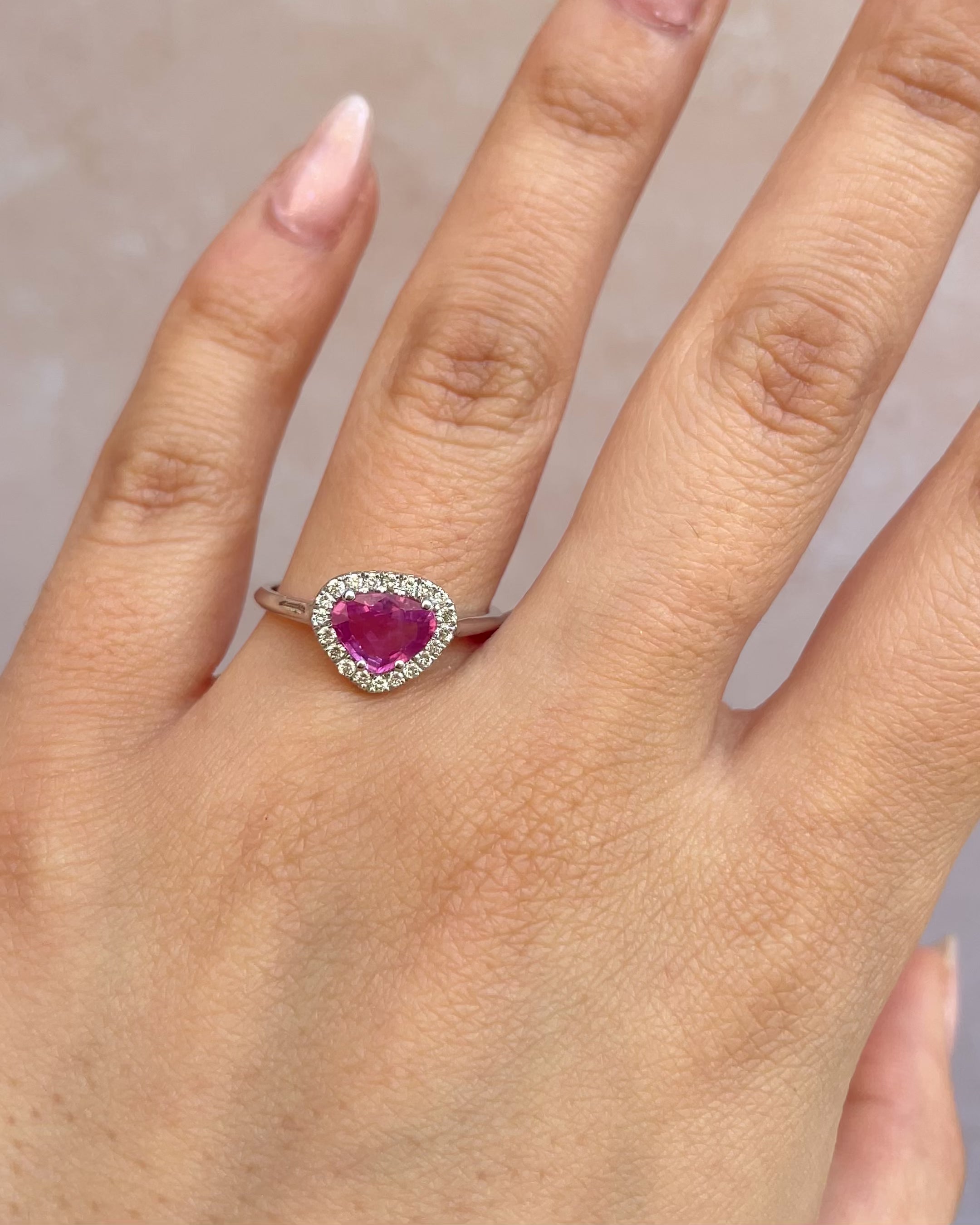Bague Marguerite Saphir Rose Ceylan 1.20 carat &amp; Diamants 0.20 carat "Amicie"