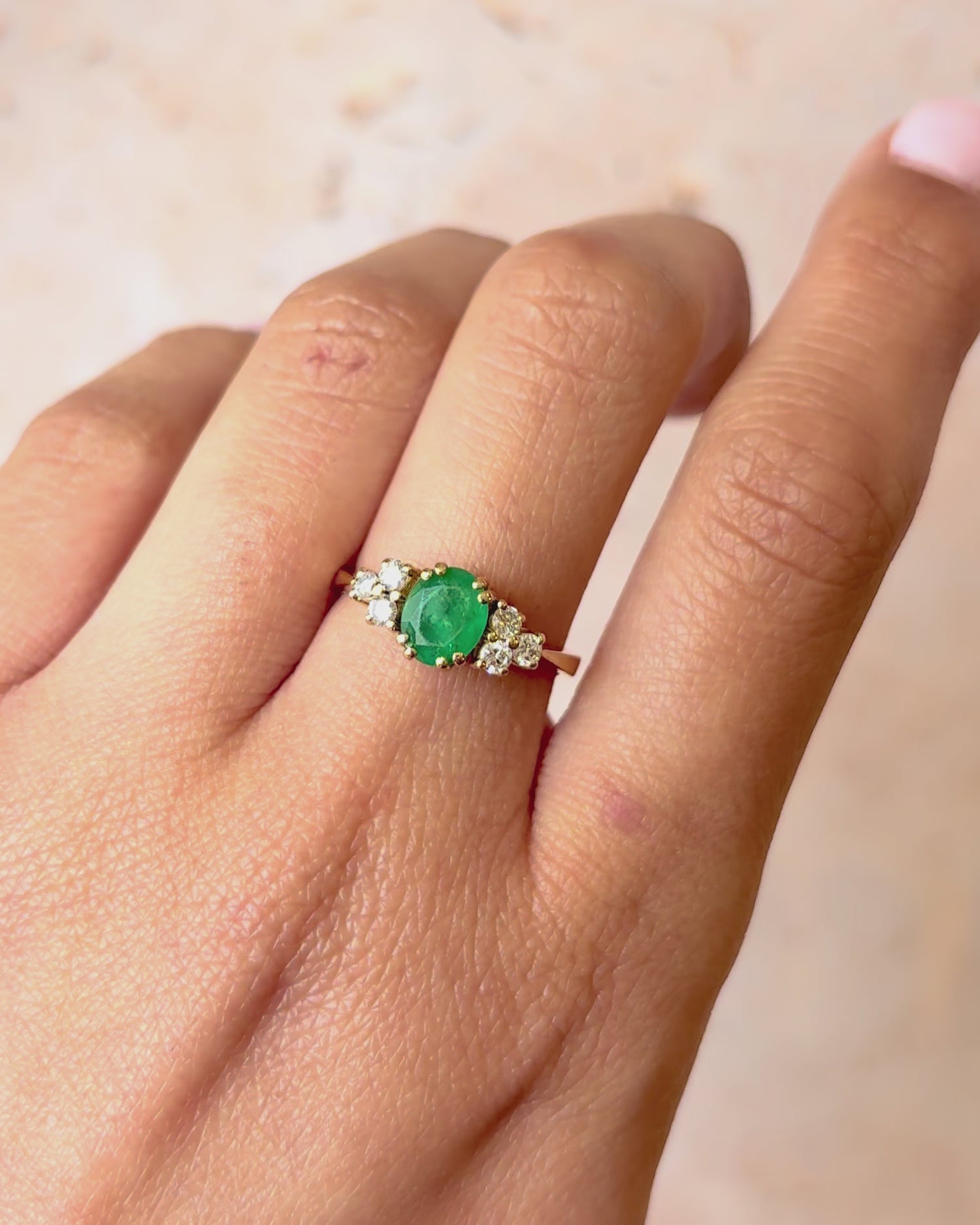 Bague Trilogie Émeraude 0.80 carat &amp; Diamants 0.24 carat "Carolina"