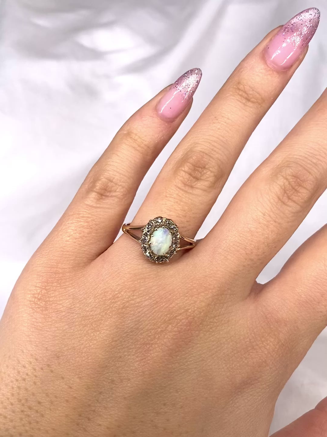Bague Marguerite Opale 0.75 carat &amp; Diamants "Claudia"