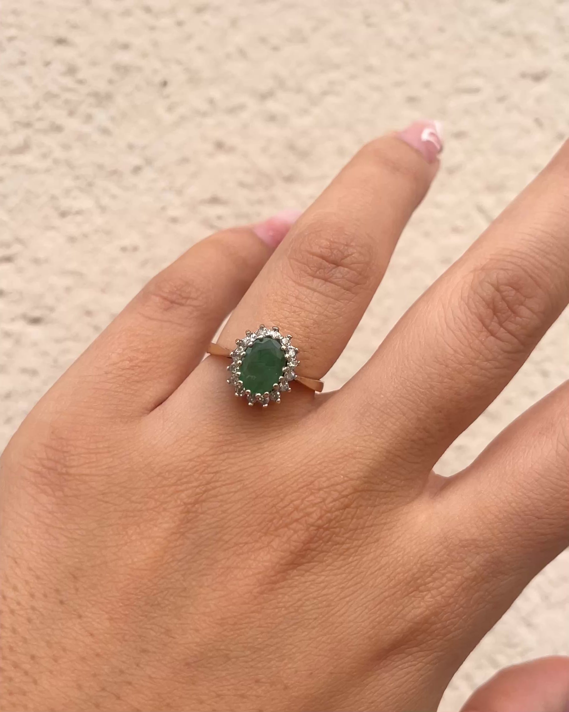 Bague Marguerite Émeraude 1.15 carat &amp; Diamants "Olivia"