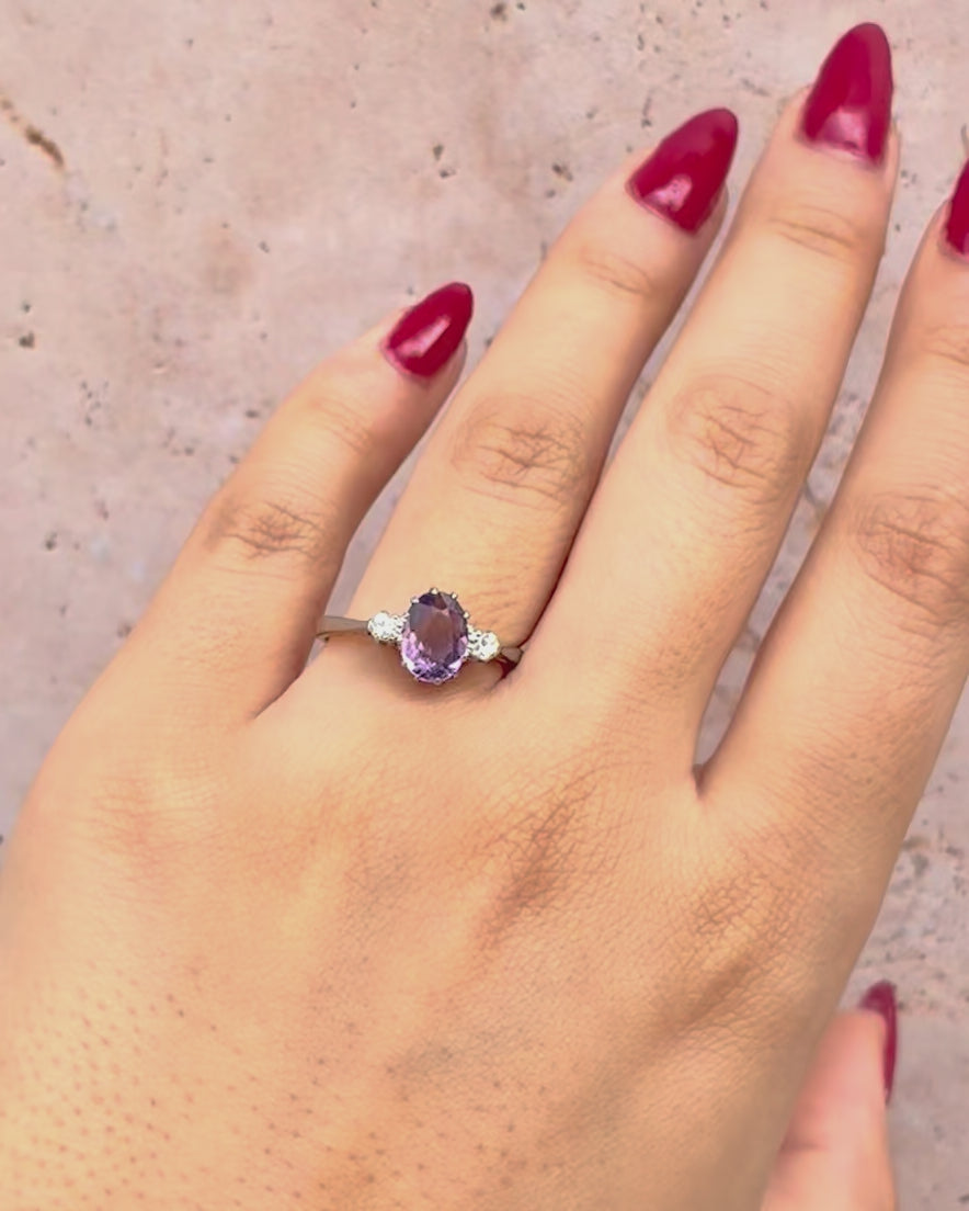 Bague Trilogie Améthyste 0.90 carat &amp; Diamants "Gabriella"