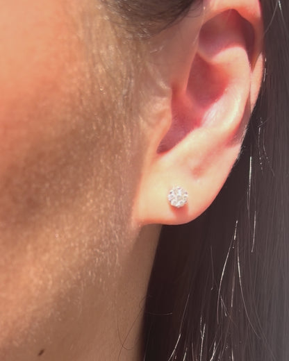Daisy Stud Earrings with 0.32 Carat Diamonds "Carina"