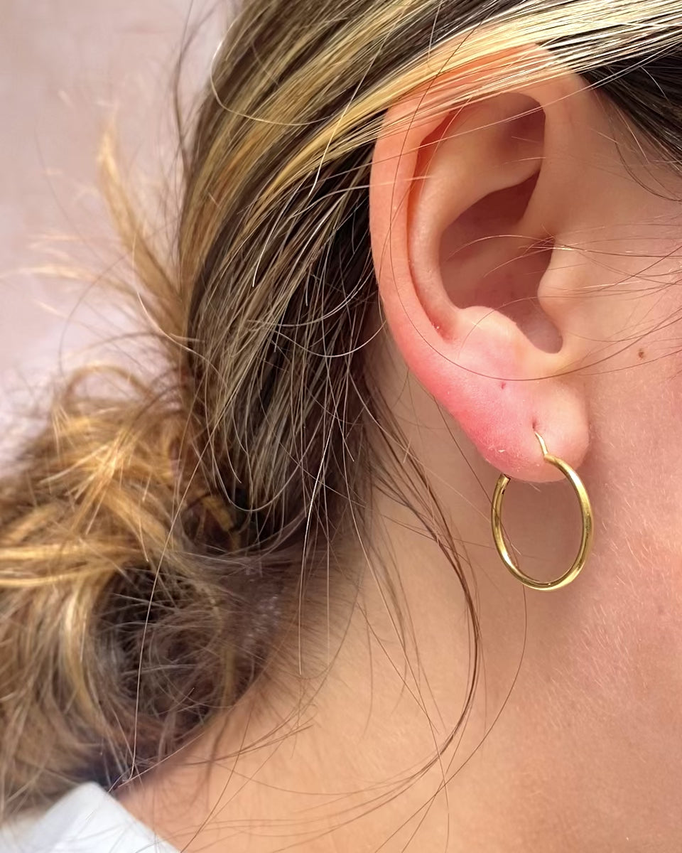 18-Carat Yellow Gold Hoop Earrings "Carole"