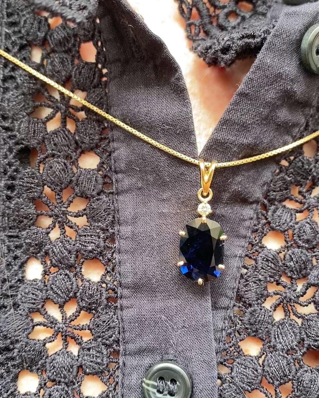 Sapphire Pendant 4.40 Carats &amp; Diamond "Gratianne"
