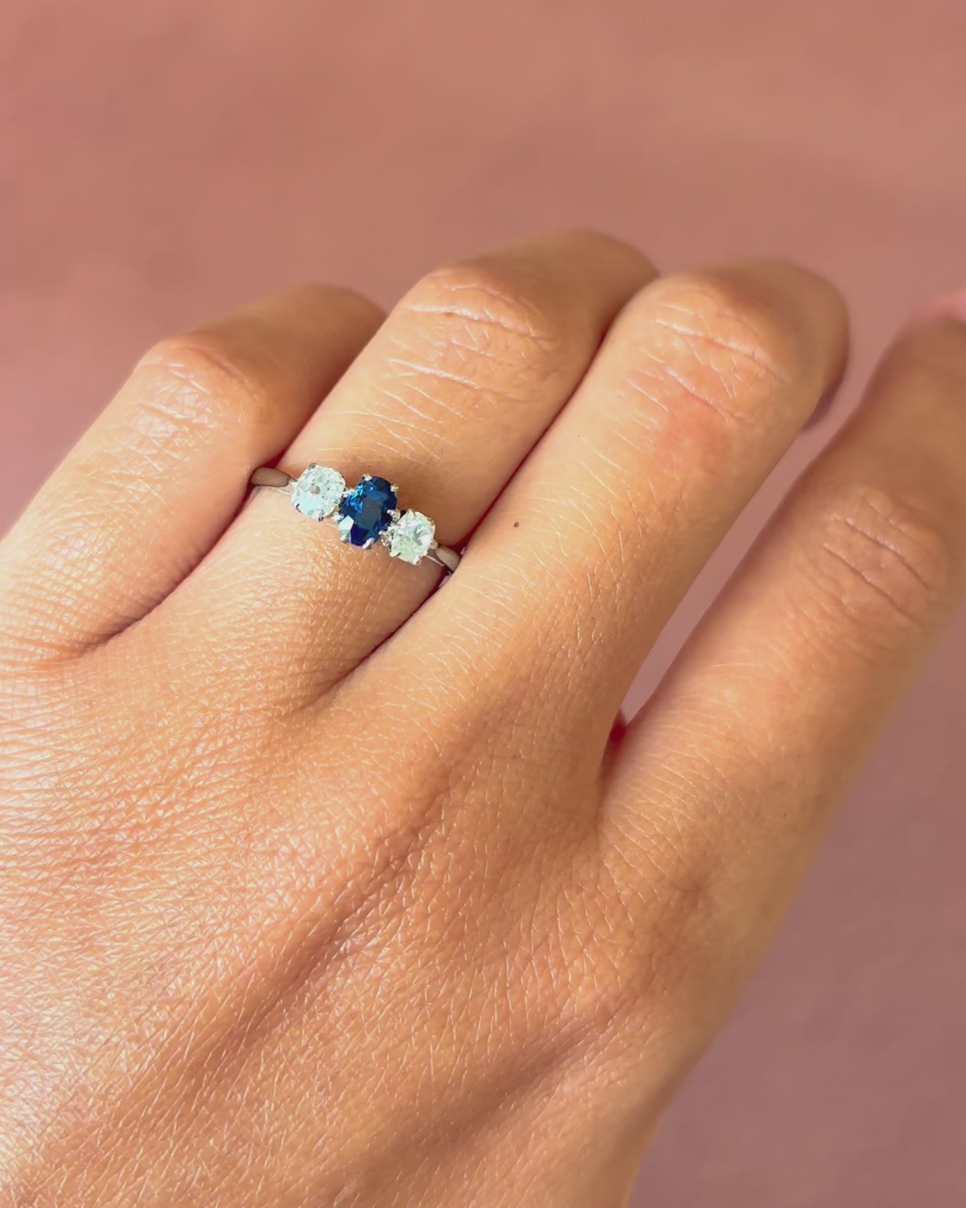 Anillo trilogía de zafiro de 0,65 quilates y diamantes de 0,40 quilates «Helene»