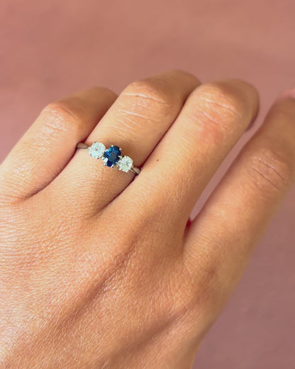 Anillo trilogía de zafiro de 0,65 quilates y diamantes de 0,40 quilates «Helene»