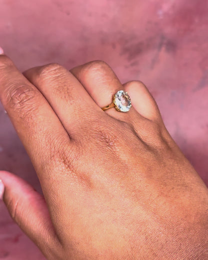 Anillo solitario de aguamarina de 2.69 quilates "Fanny"
