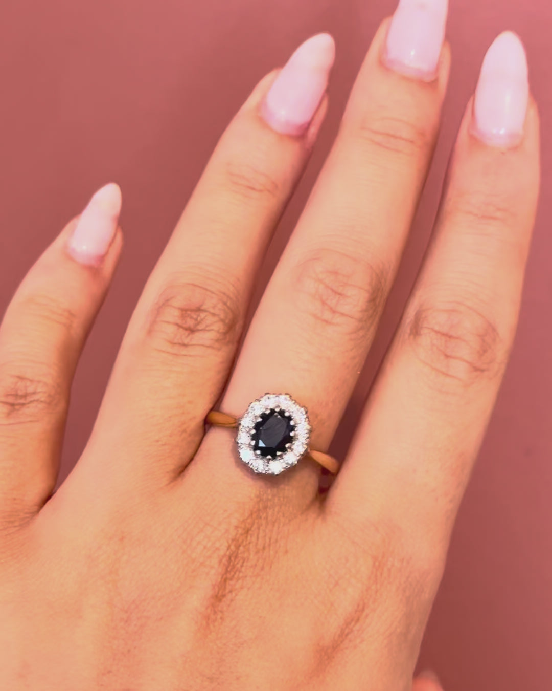 Bague Marguerite Saphir 1.52 carat, Diamants &amp; Or 4.22g "Vivienne"
