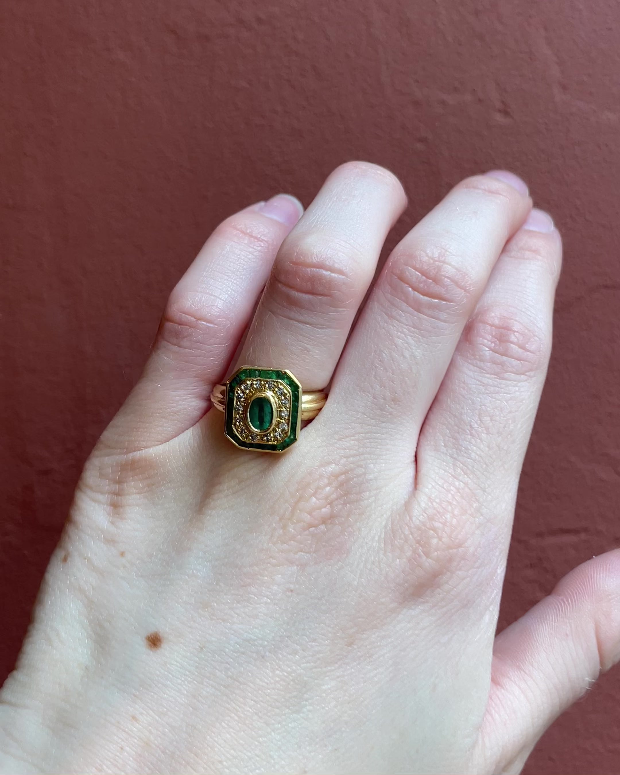Bague Art Déco Emeraudes 0.87 carat &amp; Diamants “Amalia”