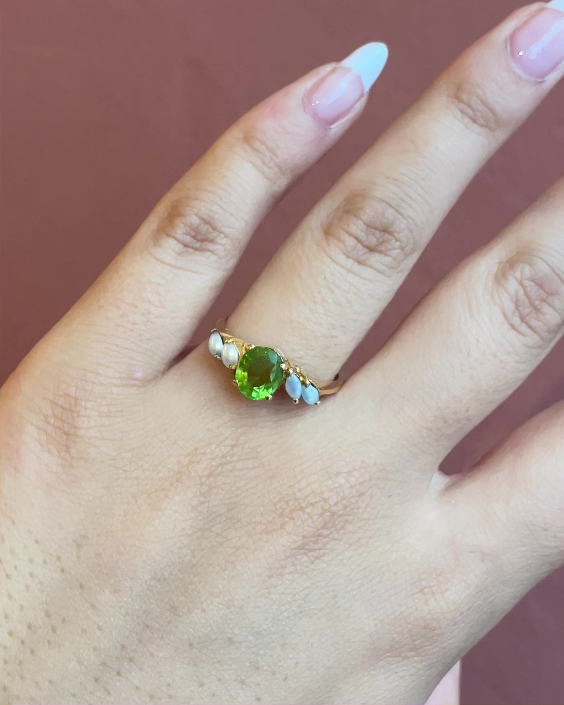 Bague Trilogie Péridot 1.25 carats &amp; Perles nacre &quot;Yuny&quot;