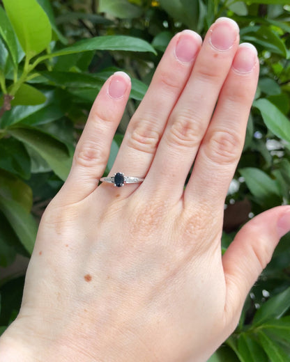 Bague Solitaire Saphir 0.65 carat &amp; Diamants &quot;Oxa&quot;