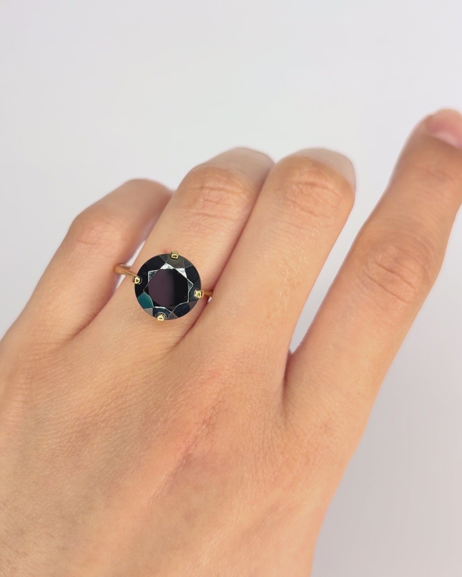 Anillo Cóctel Hematita 5 quilates "Jane"