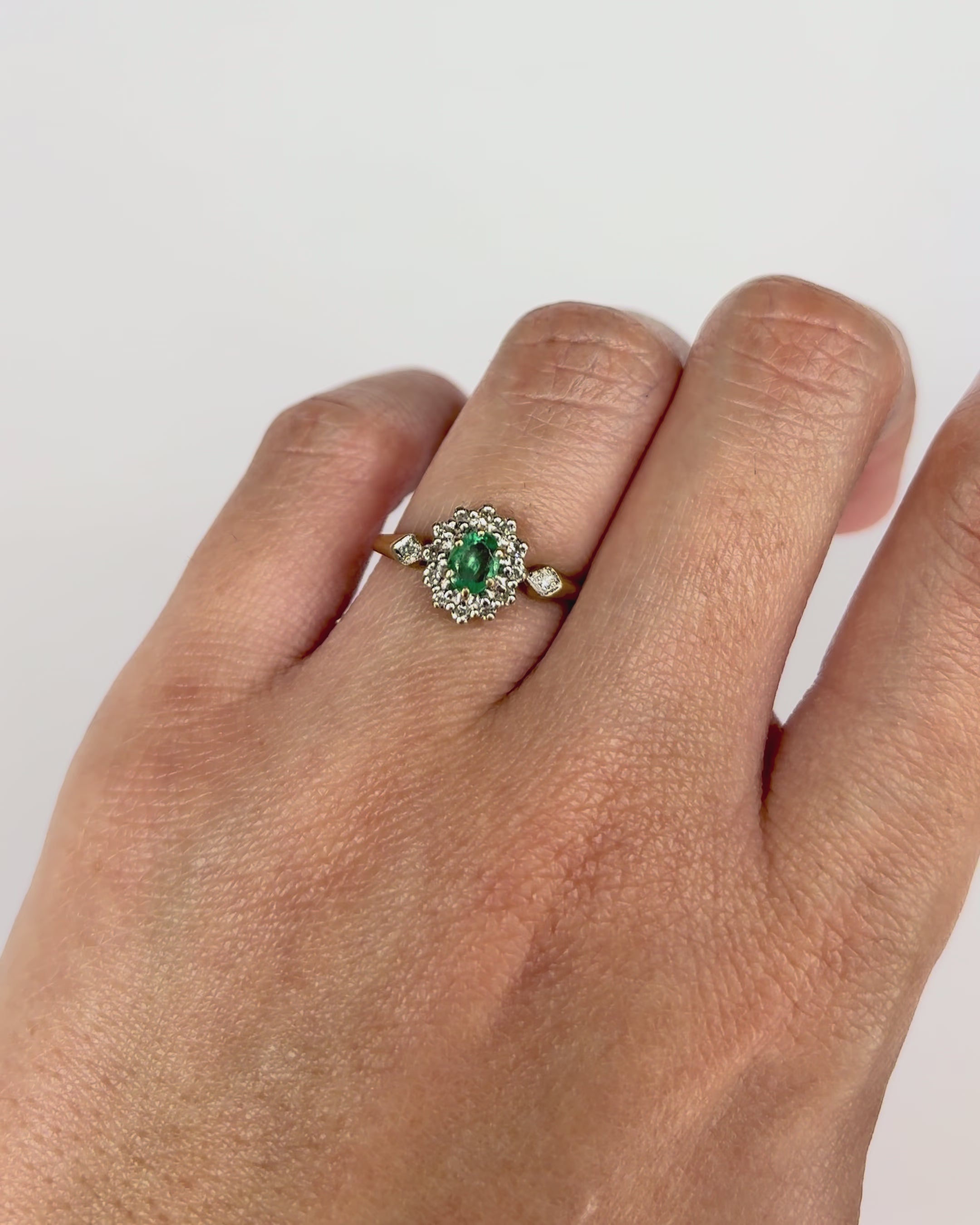 Bague Marguerite Émeraude &amp; 14 Diamants "Tonia"