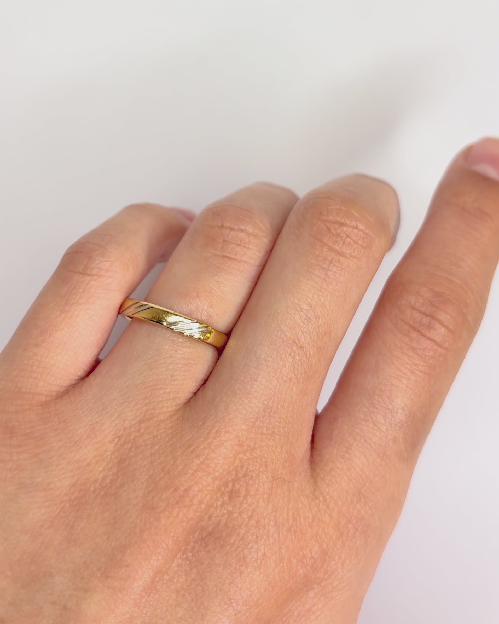 18-Carat Yellow Gold Wedding Band 2.66g 3 mm "Minaé"