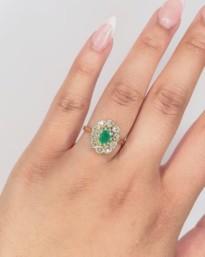 Emerald Daisy Ring 0.60 Carat &amp; Diamonds 0.70 Carat "Eugénia"