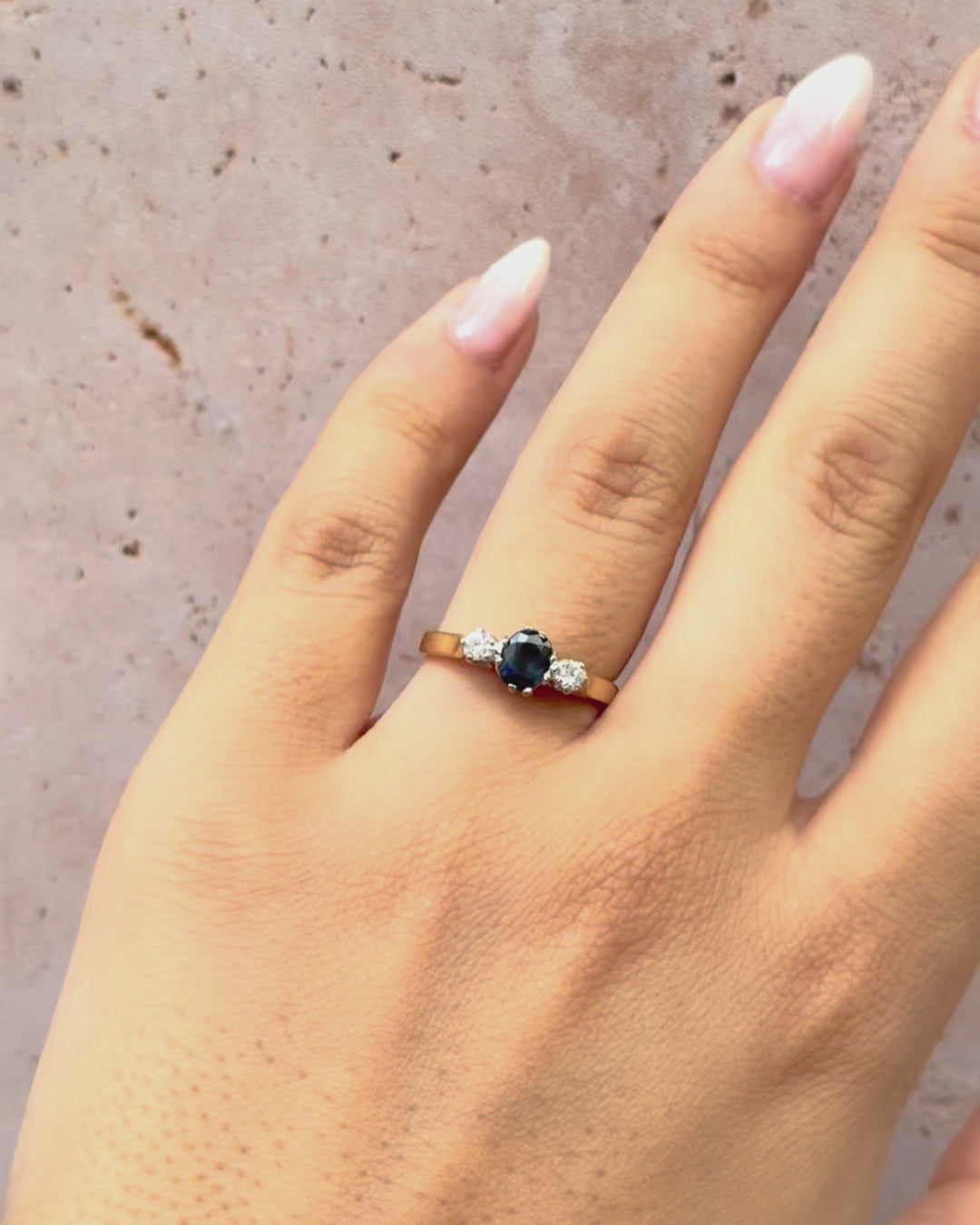 Bague Trilogie Saphir 0.75 carat &amp; Diamants 0.14 carat "Catherine"