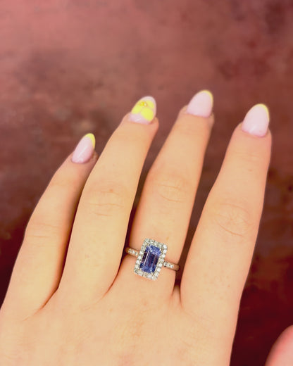 1.88-carat Ceylon Cornflower Sapphire Daisy Ring &amp; 0.30-carat Diamonds "Irene"