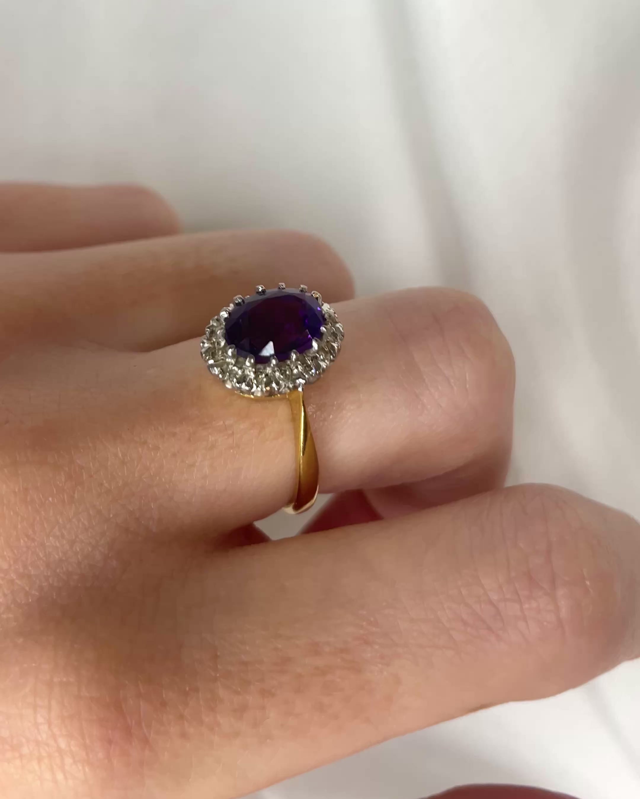 Bague Marguerite Améthyste 2.30 carats &amp; 14 Diamants "Élisa"