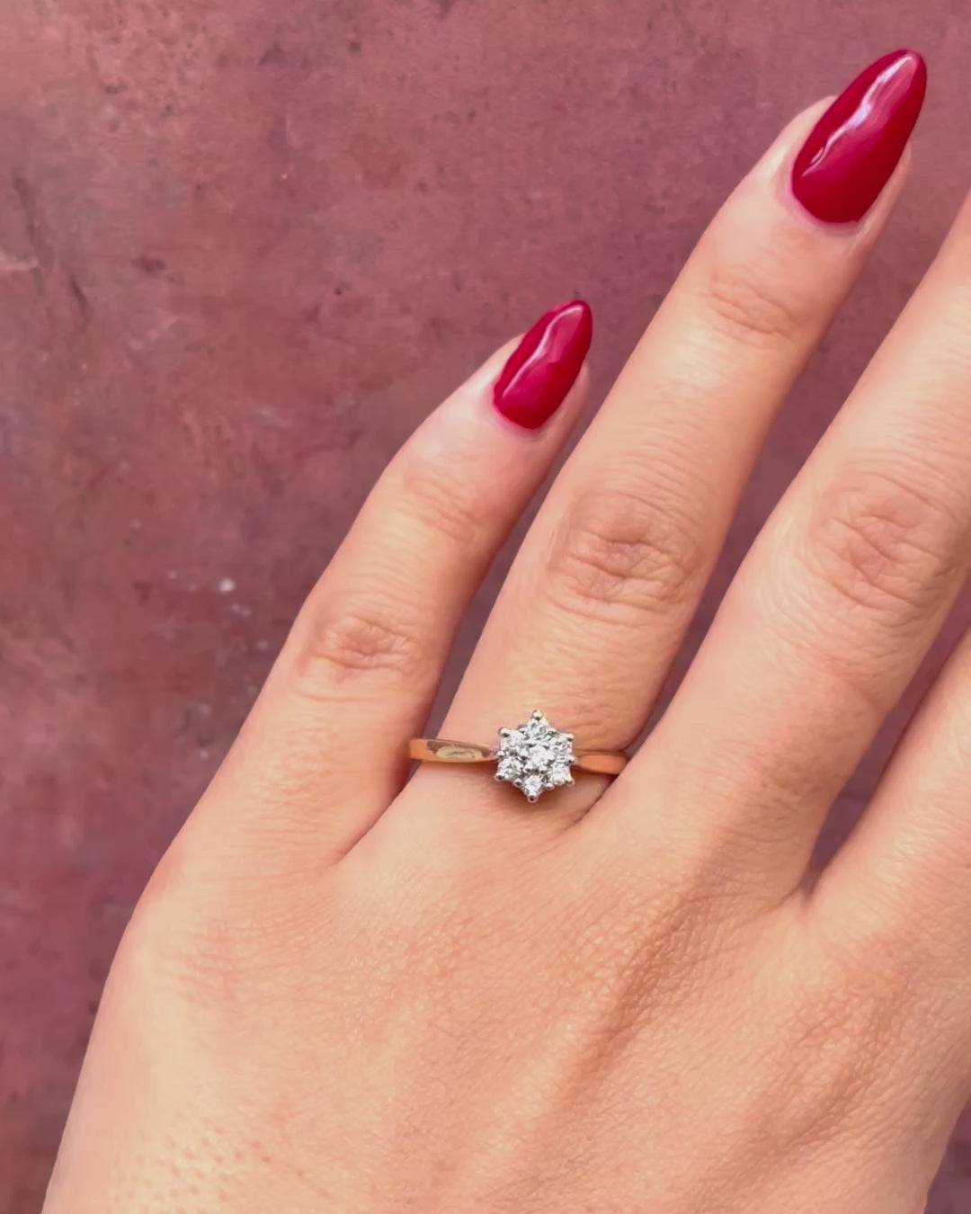 "Pascaline" 0.25-carat Diamond Daisy Ring