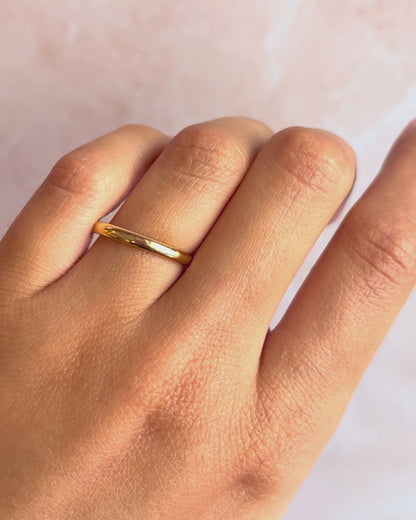 18-Carat Yellow Gold Wedding Band 2.4 mm "Line"