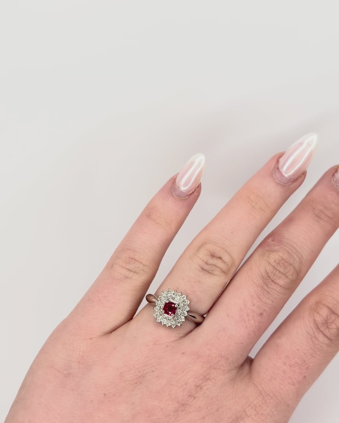 Bague Marguerite Rubis Mozambien 0.43 carat &amp; Diamants 0.43 carat "Monica"
