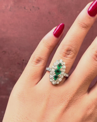 Bague Marquise Émeraudes 1.06 carat &amp; 30 Diamants 1.06 carat 4.83g "Ariette"