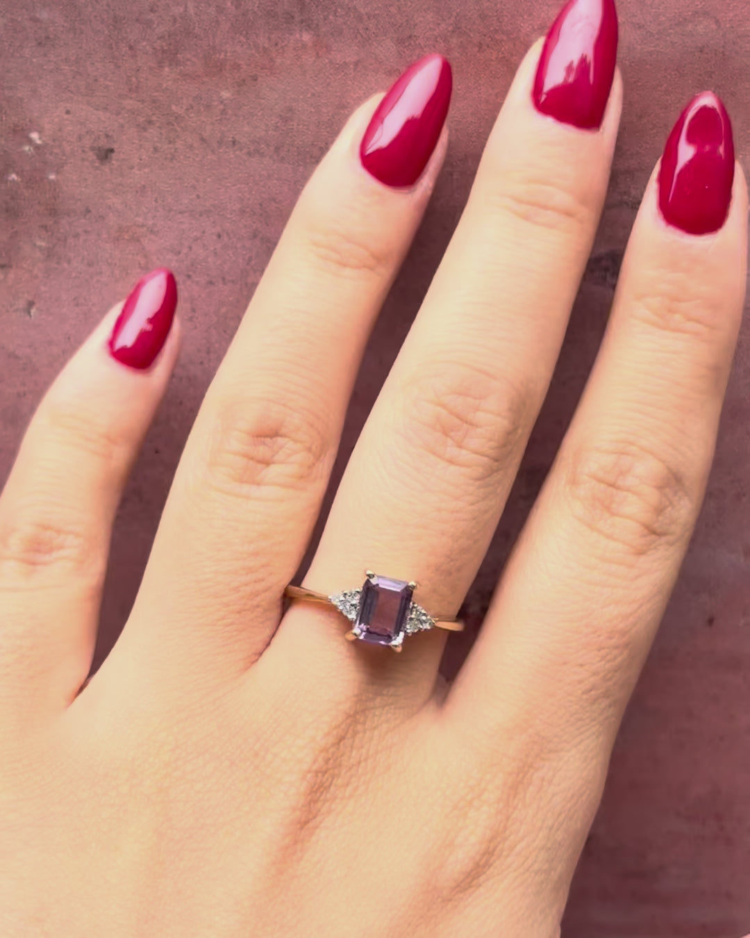 Anillo trilogía de amatista de 0.90 quilates y diamantes «Tristane»