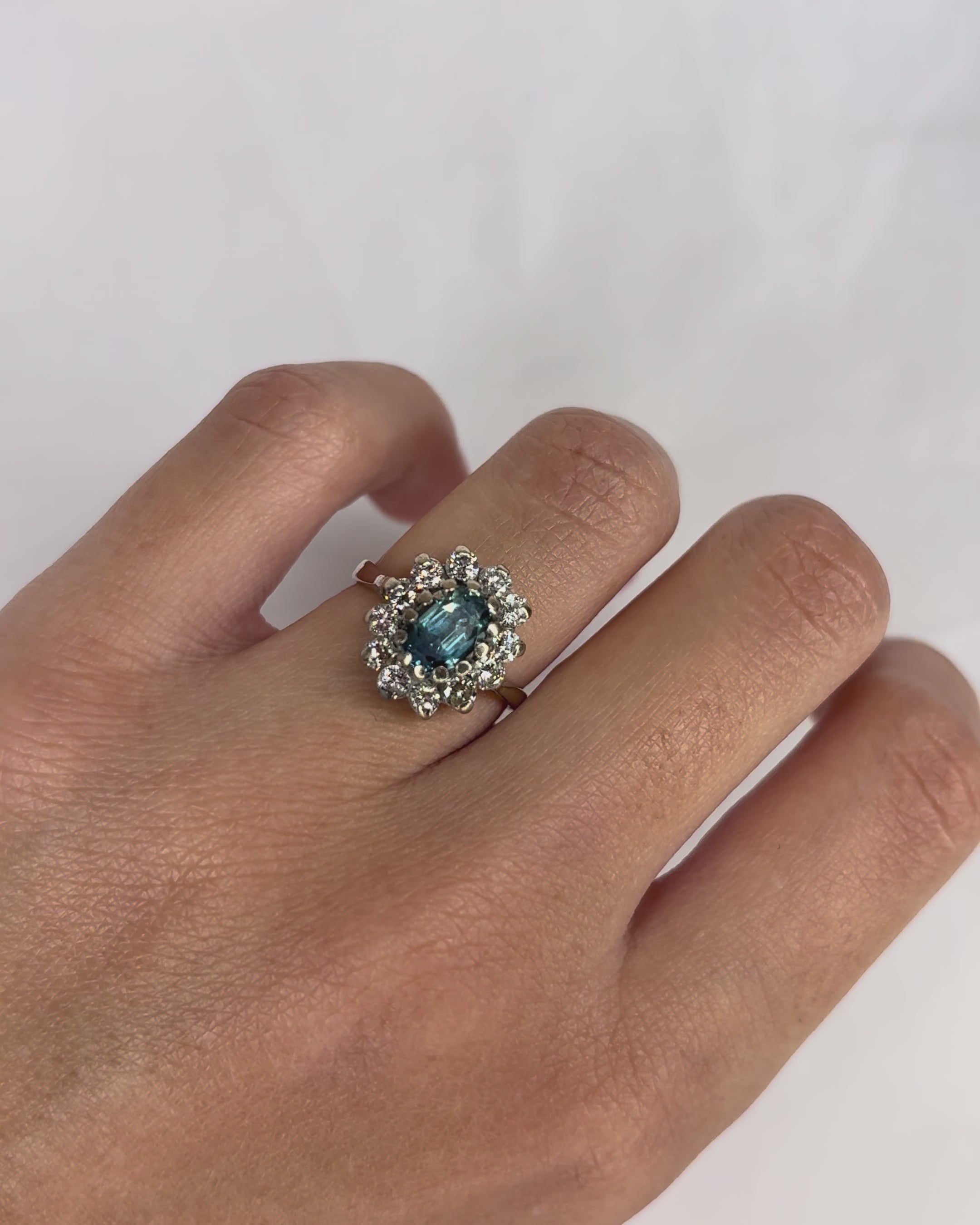 Anillo de margarita de zafiro pastel de 1,40 quilates &amp; Diamantes &amp;quot;April&amp;quot; de 0,60 quilates