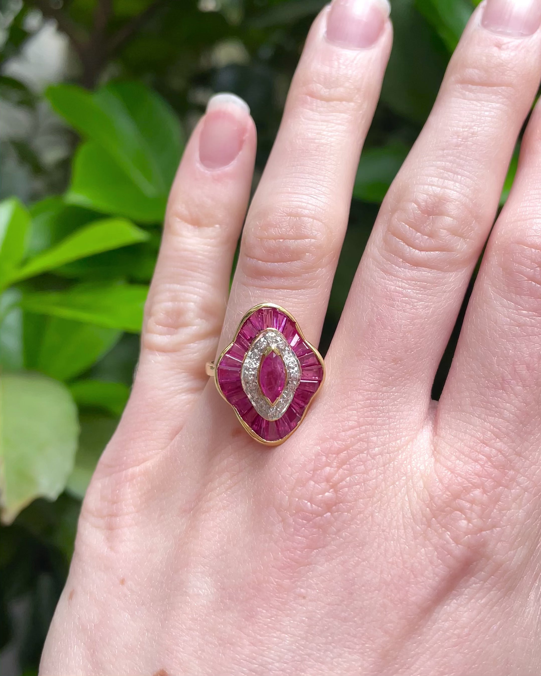Bague Jupon 25 Rubis 1.32 carat &amp; 16 diamants "Rosalie"
