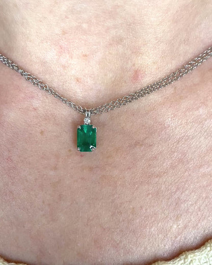 Colgante Esmeralda 0.60 quilates y Diamante &quot;Clarine&quot;