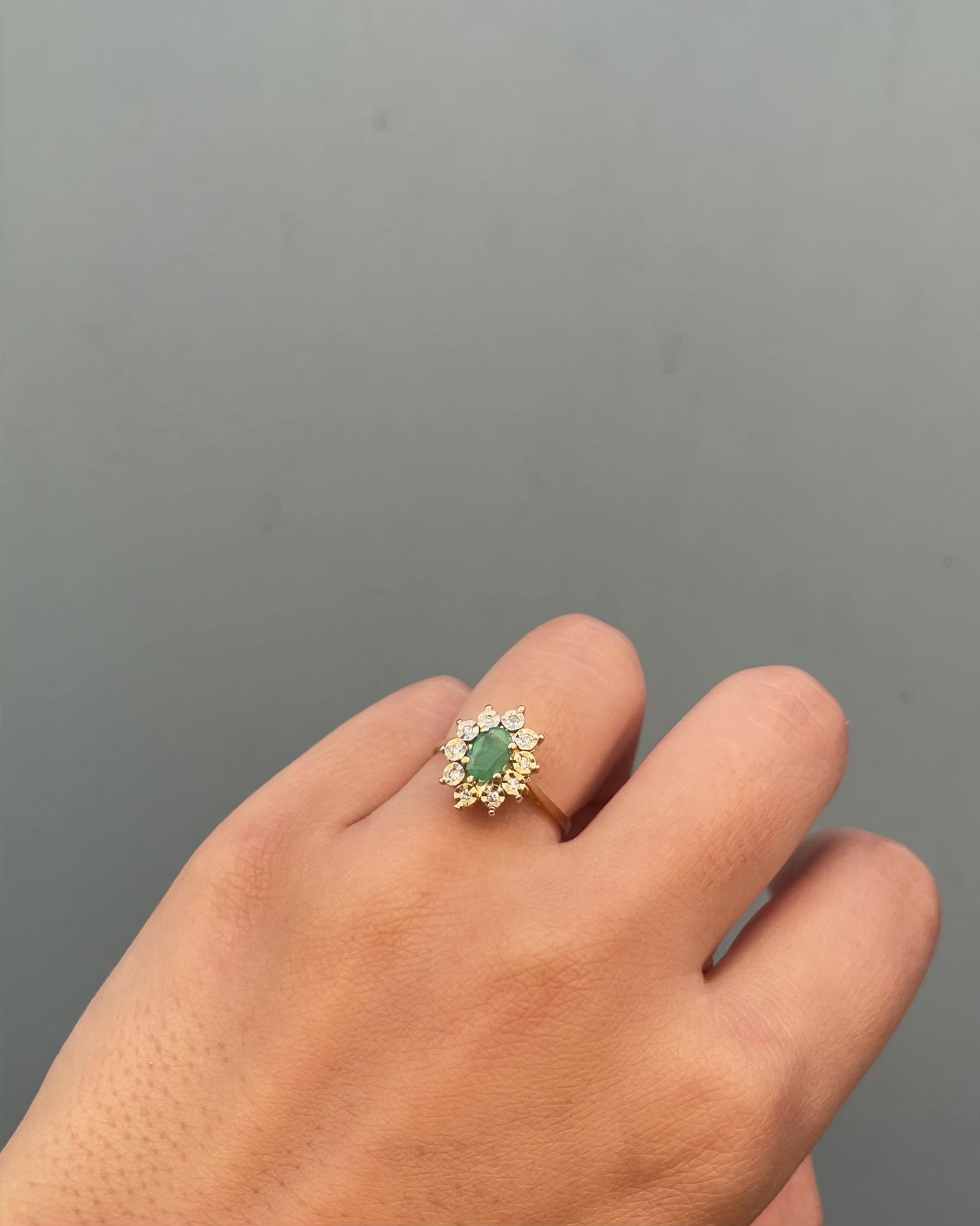 Bague Marguerite Émeraude 0.35 carat &amp; Diamants "Lorea"