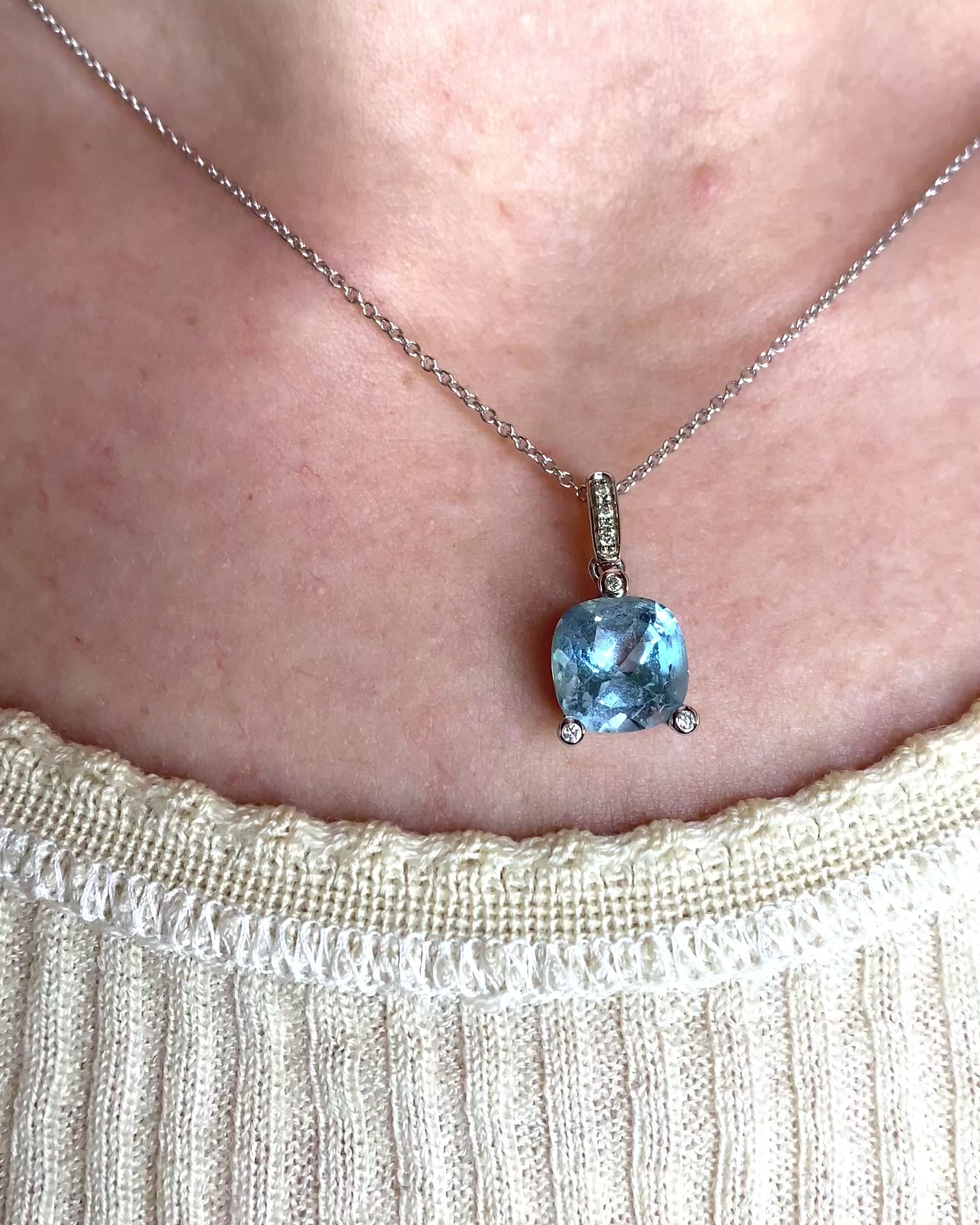 Topaz Pendant 6.25 Carats &amp; 6 Diamonds "Sally"