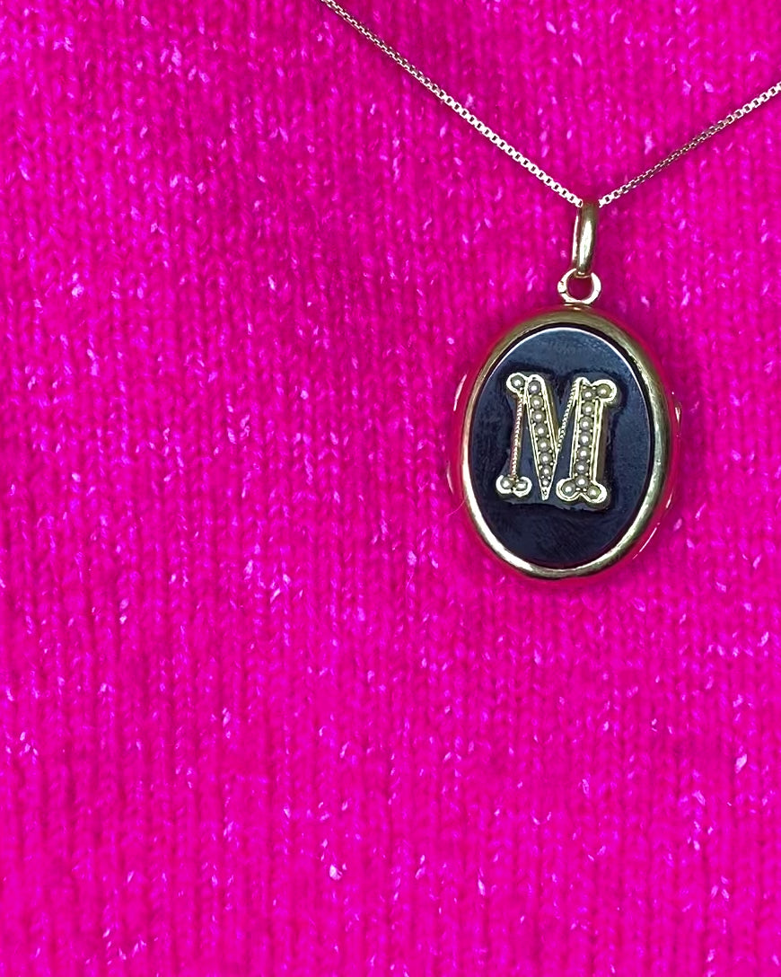 Pendentif Médaillon Ouvrant XIXème Onyx, Perles &amp; Or Jaune 10.66g "Mylène"