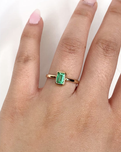 Bague Solitaire Émeraude 0.74 carat "Donna"