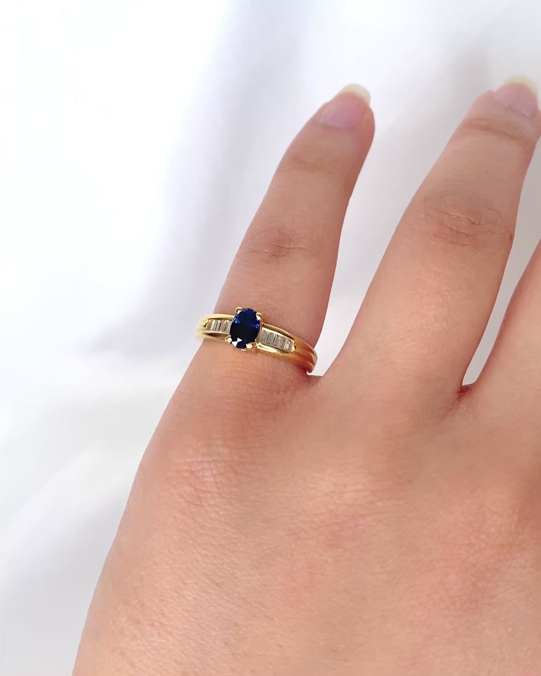 Bague Jonc Saphir 0.64 carat &amp; Diamants "Clarisse"